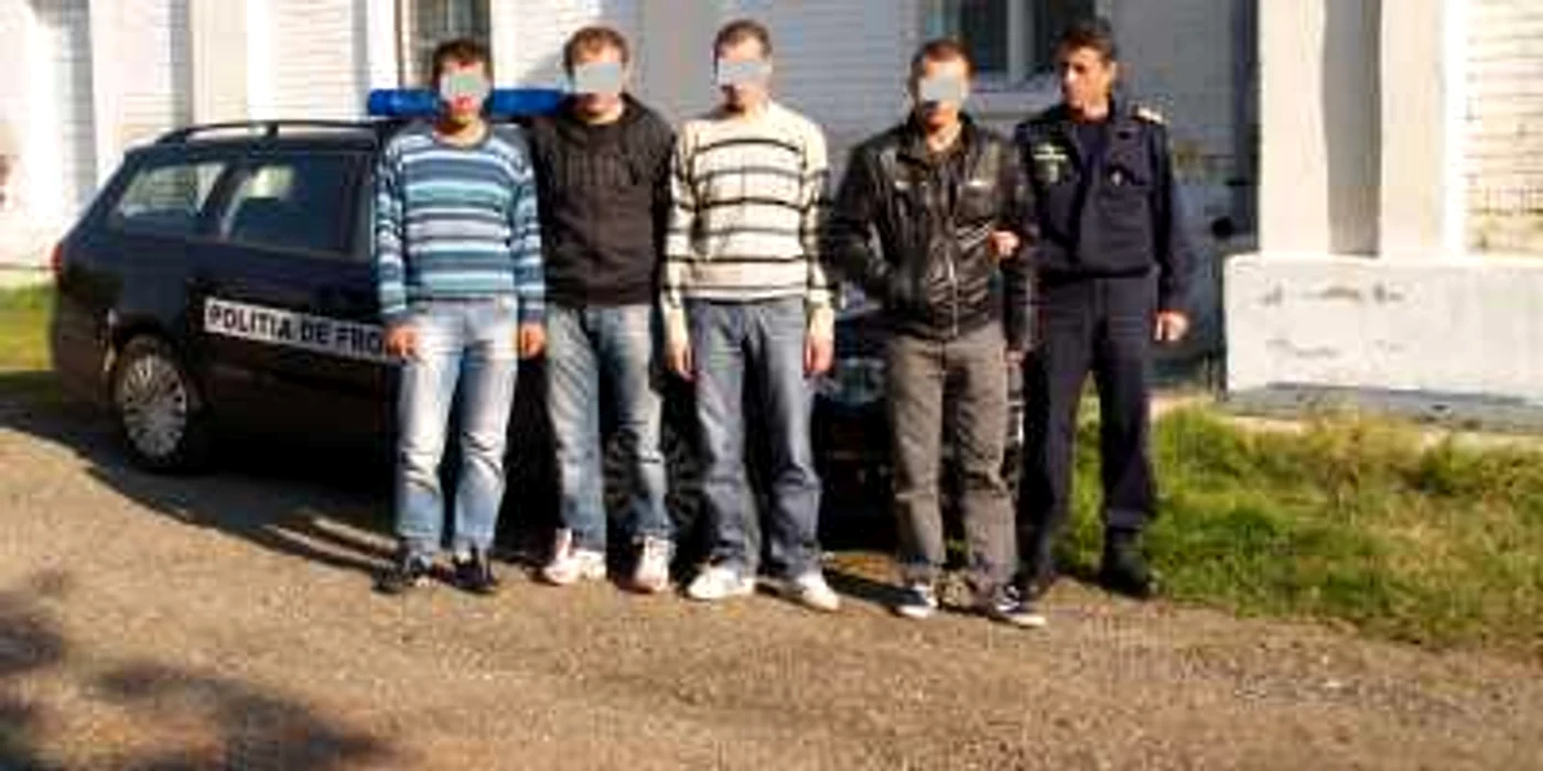 Moldovenii au fost reţinuţi de către poliţişti