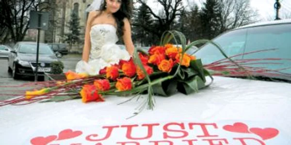 Miss World România 2009, invitată de onoare la primul târg de nunţi organizat la Bistriţa.