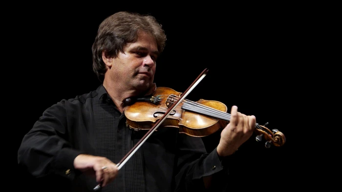 Violonistul Gabriel Croitoru cântă pe o vioară Guarneri, care a aparţinut lui George Enescu