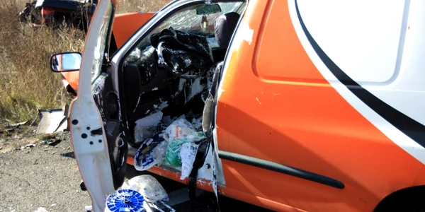 Două persoane au murit în accident