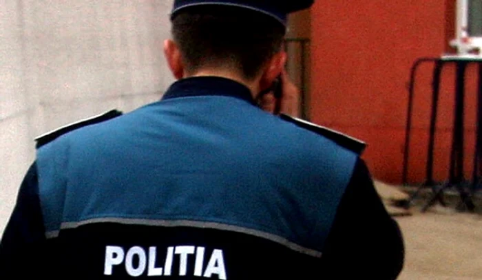 Poliţistul a primit şpagă o oaie şi 900 de euro