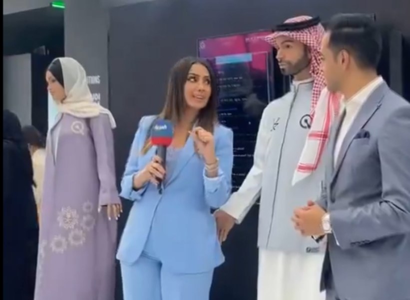 Robotul saudit „Muhammad”, acuzat de comportament indecent cu femeile după ce a pipăit o reporteră VIDEO