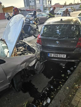 Ticy, prietenul Denisei Răducu, și-a găsit mașina avariată în parcare foto: arhiva personală 