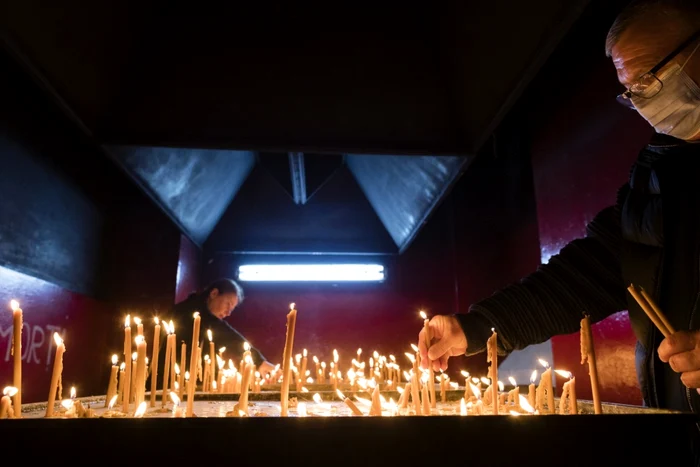 Pompierii au câteva recomandări cu privire la lumânări și candele. FOTO: Inquam Photos
