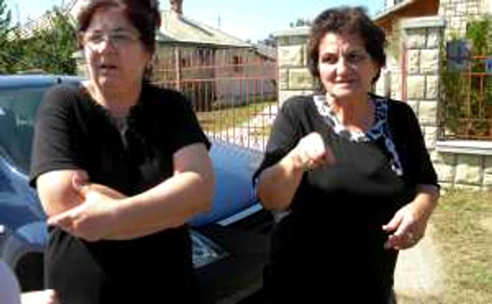 Cele două mame sunt distruse de moartea copiilor