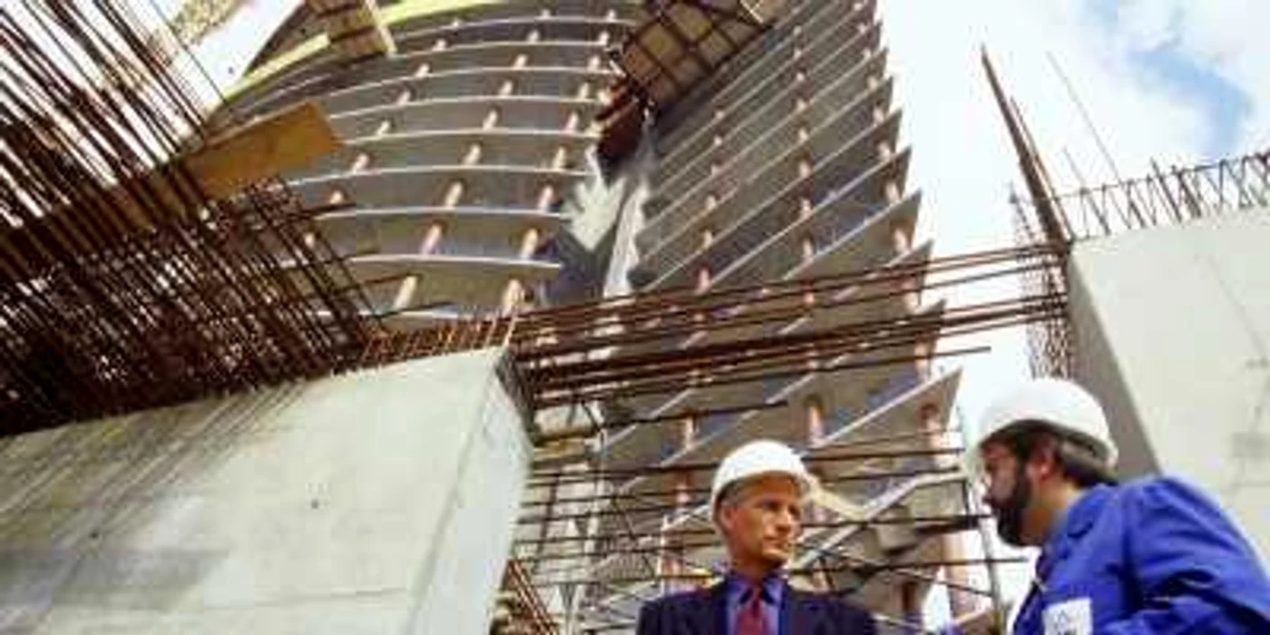 Salariaţii din construcţii au beneficiat de creşteri salariale
