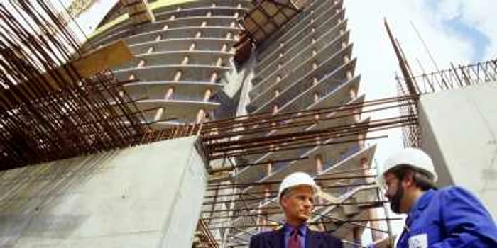 Salariaţii din construcţii au beneficiat de creşteri salariale