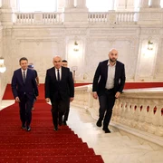 Sosirea premierului desemnat, Siegfried Mureșan, in Parlamentul Romaniei, in Bucuresti 18 septembrie 2026.