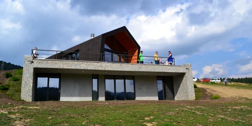 Casele viitorului sunt ecologice şi construite într-un decor superb. FOTOSimona Suciu