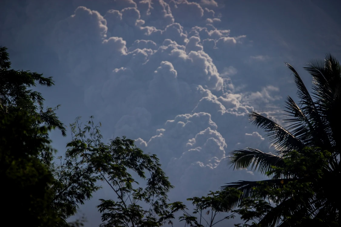 Muntele vulcanic Merapi din Indonezia a erupt pe 11 martie 2023. FOTO Profimedia