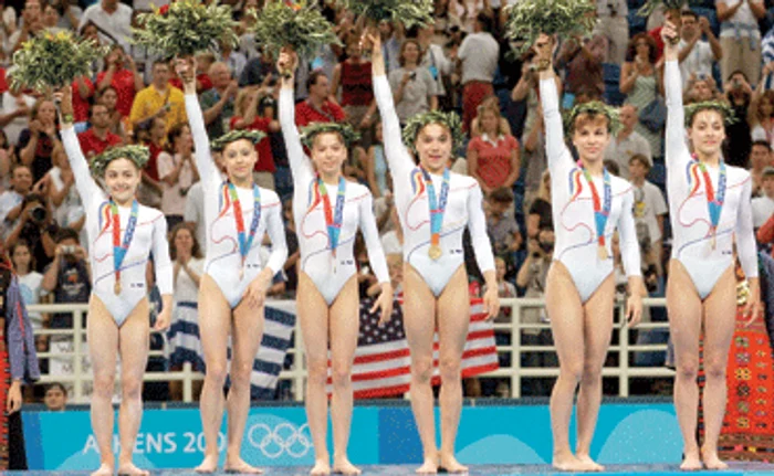 Atena 2004: Echipa României a cucerit cea de-a treia medalie olimpică de aur (şi ultima din acest metal) din istoria sa. Echipa feminină mai are patru medalii de argint şi 5 de bronz în întrecerile olimpice