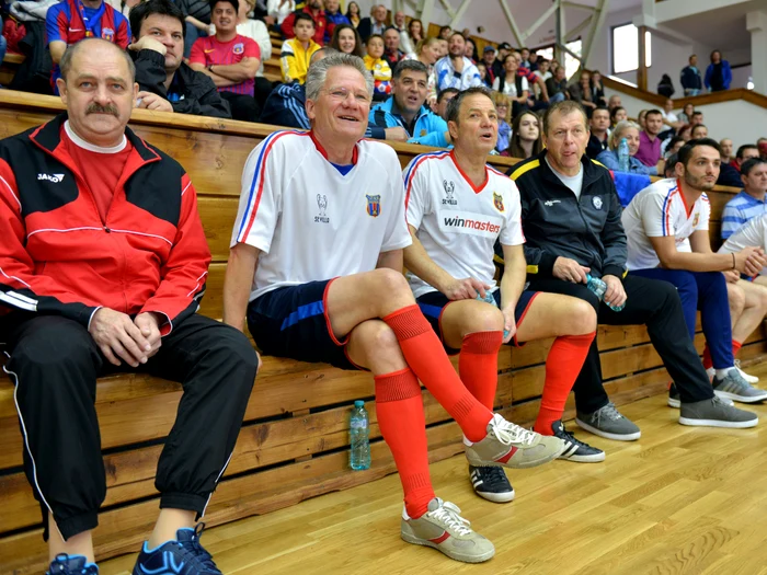 
    Turcu, alături de Boloni, Stoica și DuckadamFoto: sportpictures.eu  