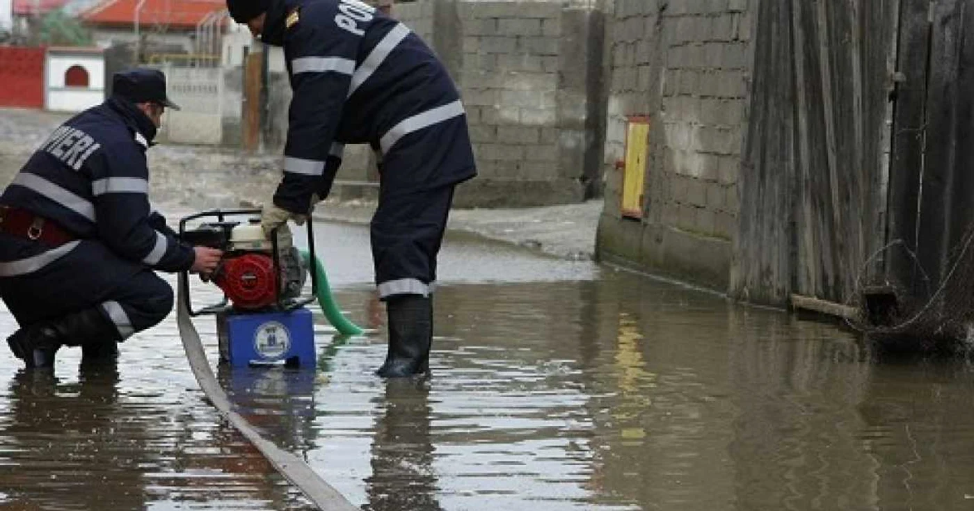 Până acum, ploile nu au ridicat mari probleme pompierilor de la Olt...