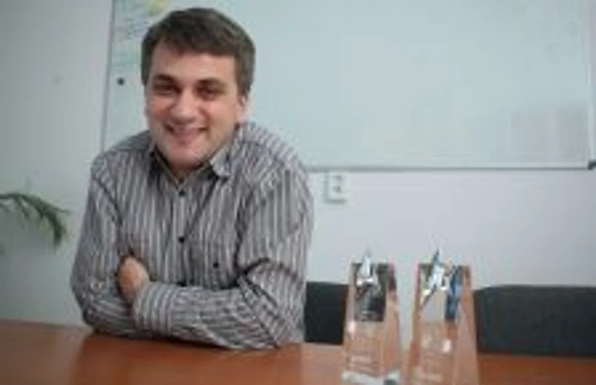 Sebastian Presecan, împreună cu cele două trofee obţinute la Londra