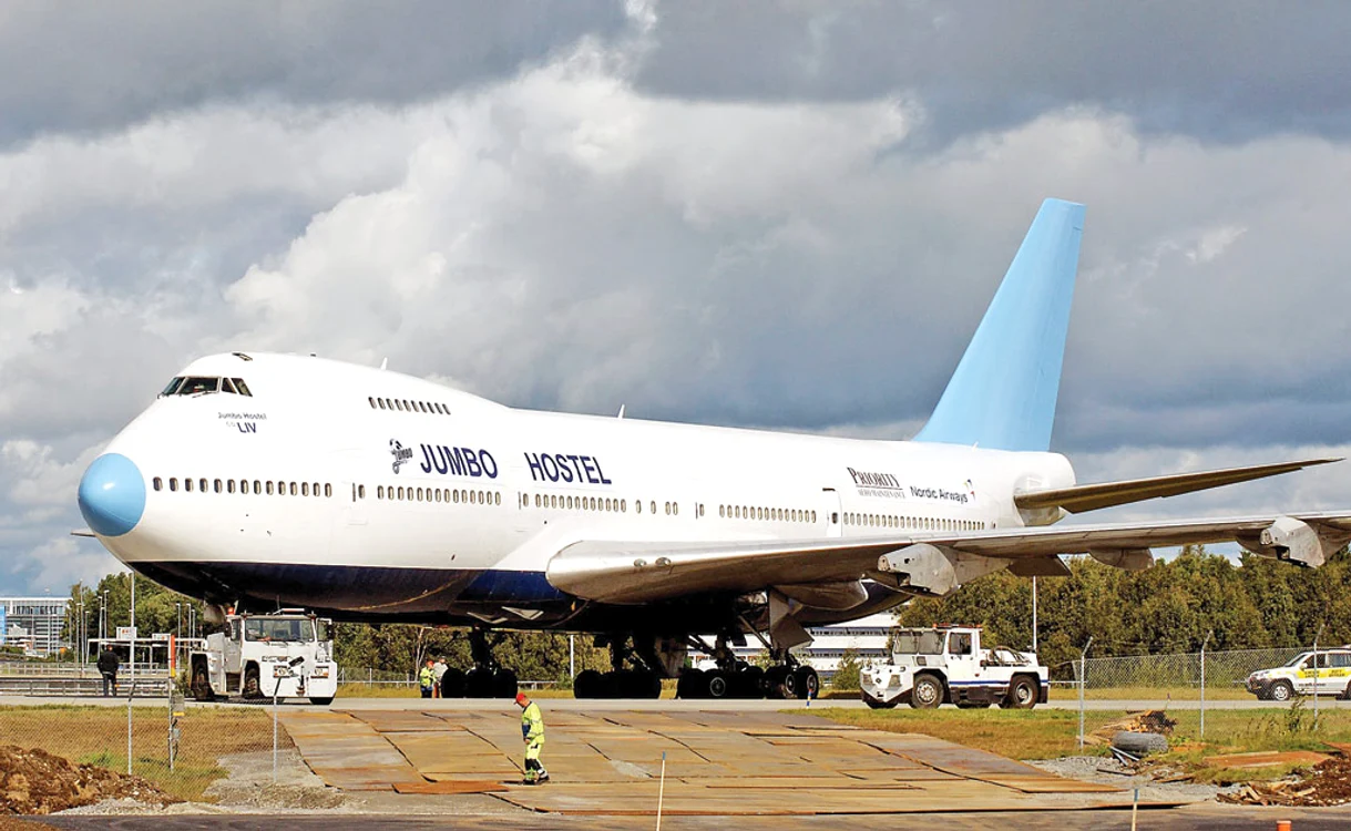 Jumbo Stay este un hotel impresionant amenajat în interiorul unui Boeing 747-212Bfotografii: profimedia/epa