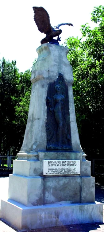 OBLIGATORIU monument focsani jpg jpeg