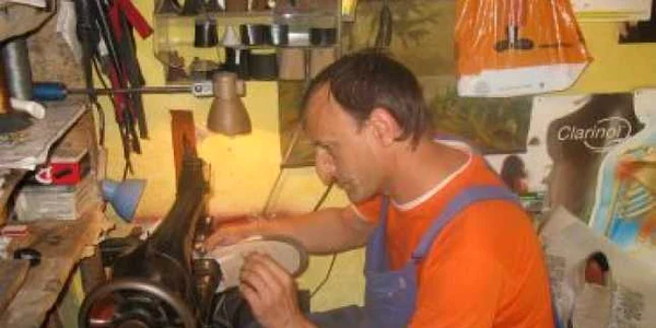 Bistriţa : Portret/ Leonuţ Oprea pune pingele  de 25 de ani