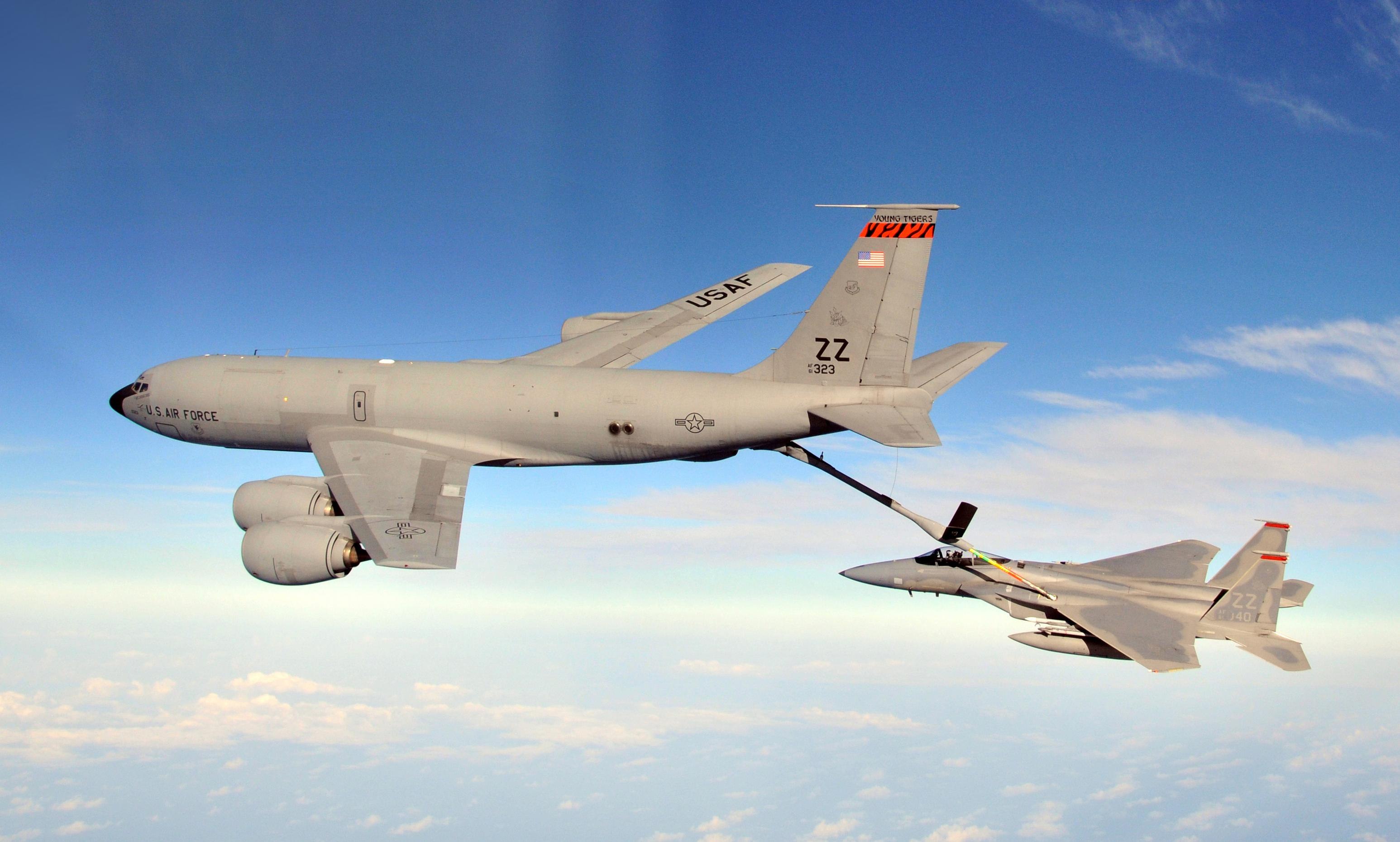 US Air Force au mutat o cisternă de realimentare aeriană în România US Air Force au mutat o cisternă de realimentare aeriană în România