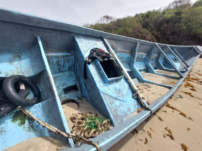 Descoperire macabră în Caraibe. 11 cadavre au fost găsite într-o barcă eșuată 