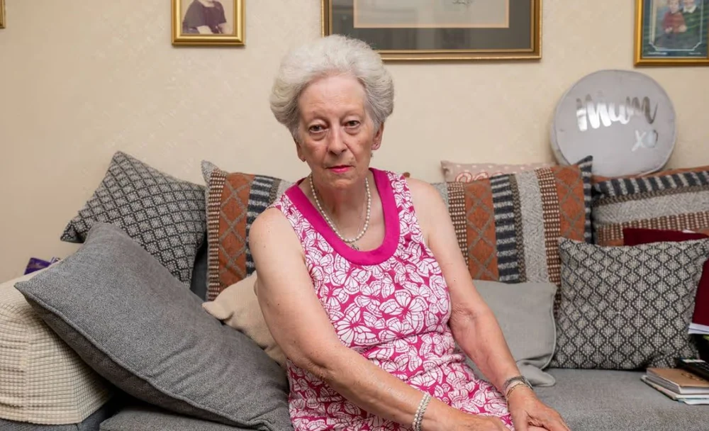 O pensionară de 79 de ani, interzisă pe viață într-un lanț de magazine: „Nu am făcut nimic rău aici”