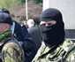 Imagini cu observatorii OSCE eliberaţi