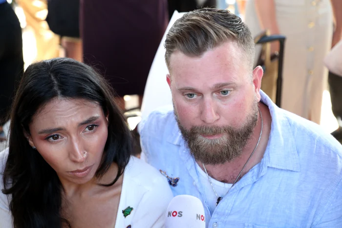 Fratele Virginiei, Sky Roberts, și soția sa, Amanda, Foto Profimedia