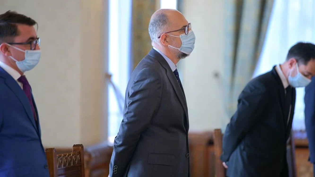 
    Kelemen Hunor, sceptic la ideea unui Guvern condus de un militarSursa foto: Facebook/Kelemen Hunor  