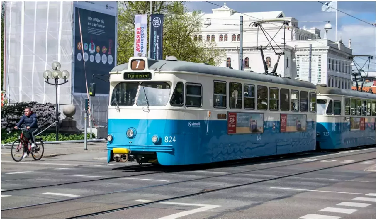 Panică în Göteborg. Un tramvai sare de pe șine și lovește o pizzerie.
