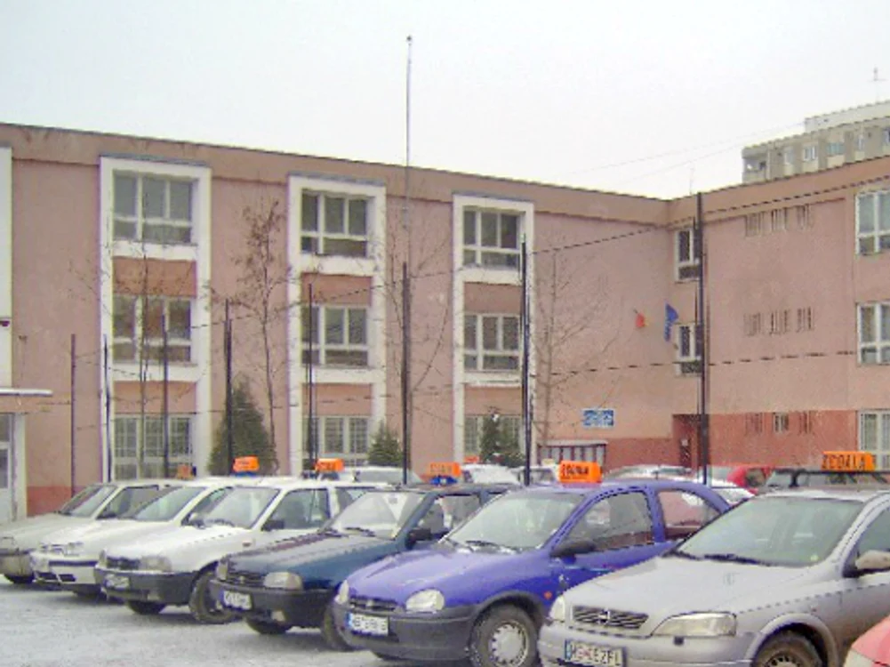 Stoica Marius Gheorghe era suplinitor la Grupul Şcolar Şincai 