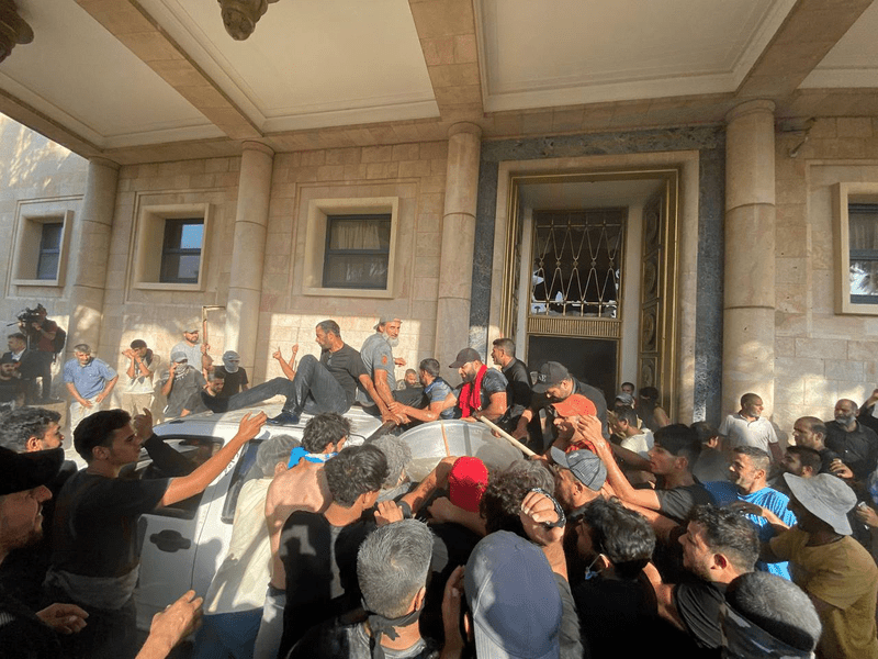 Proteste violente în Irak. Casa Albă consideră situația „îngrijorătoare” și cheamă la calm și dialog