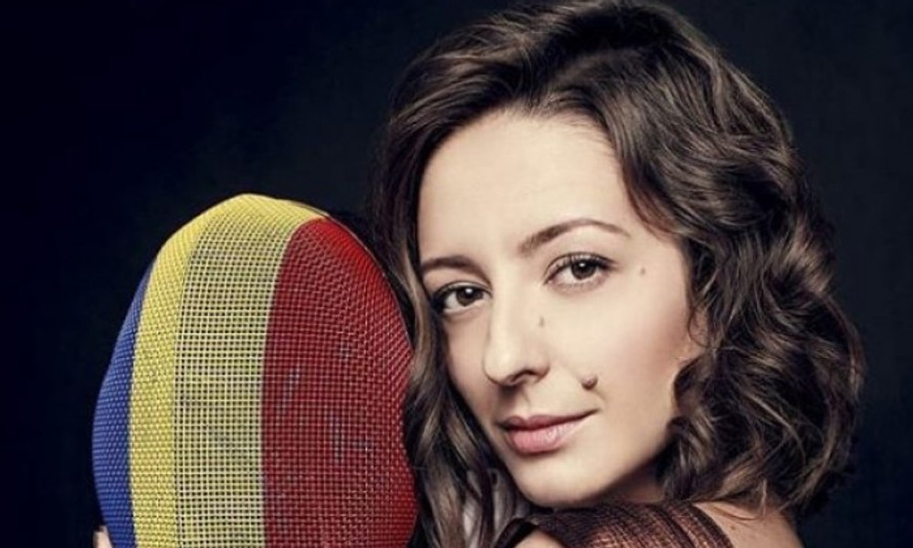 Ana-Maria Brânză va purta flacăra olimpică la sosirea acesteia în Franţa