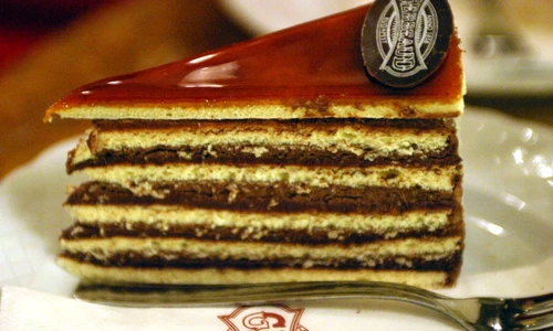 tort dobos cu crema de vanilie jpeg
