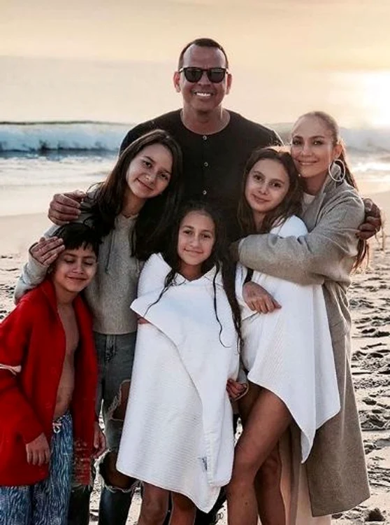 J.Lo și logodnicul Alex Rodriguez, alături de copiii lor. Cei doi nu au niciun copil împreună