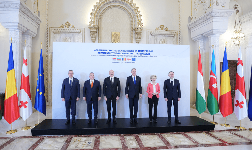Orban, la Bucureşti, despre acordul energetic: Este ca un rock'n'roll să construieşti un astfel de cablu pe sub mare