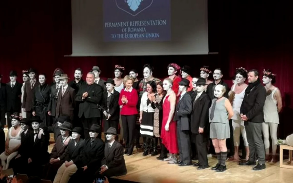 Constantin Chiriac şi echipa Teatrului Naţional Radu Stanca, pe scena de la Bruxelles