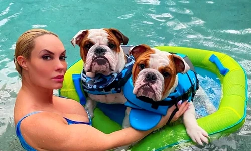 coco austin antrenoare de inot pentru caini jpeg