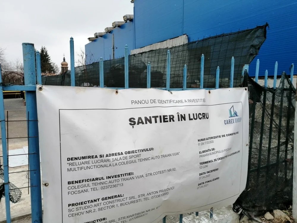 Sala multifuncţională a Colegiului Auto "Traian Vuia" rpmâne la stadiul de şantier FOTO: Ştefan Borcea