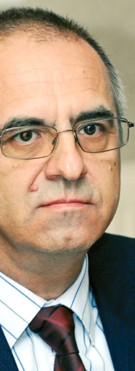 Stere Learciu (medalion) şi Claudiu Toma, tandemul care a încercat „albirea“ Rodicăi Stănoiu - „Sanda“
