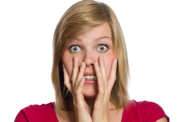 
    Simptomele fobiei de culoarea galben pot include palpitații și uscăciunea gurii.www.clickpentrufemei.ro  