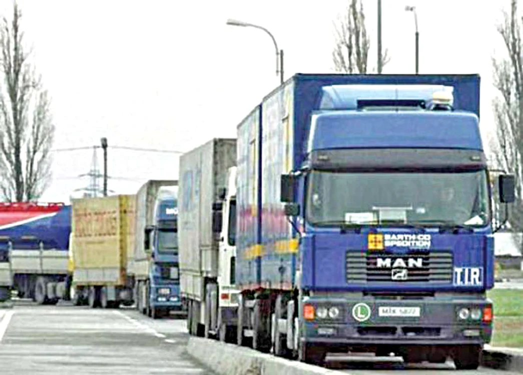 
    Şoferii de TIR sunt nemulţumiţi de taxă   