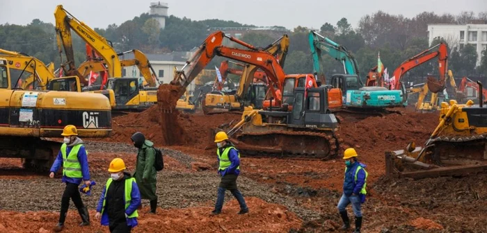 Un spital cu 1000 de patturi va fi construit in 10 zile în provincia Wuhan din China. FOTO EPA-EFE