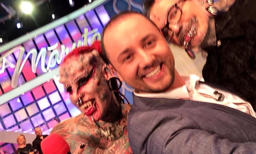 Cătălin a făcut un selfie cu cei doi jpeg