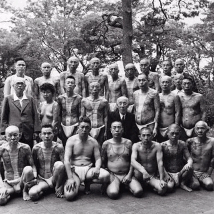 vintage photos of yakuza with their tattoos 11 jpg jpeg