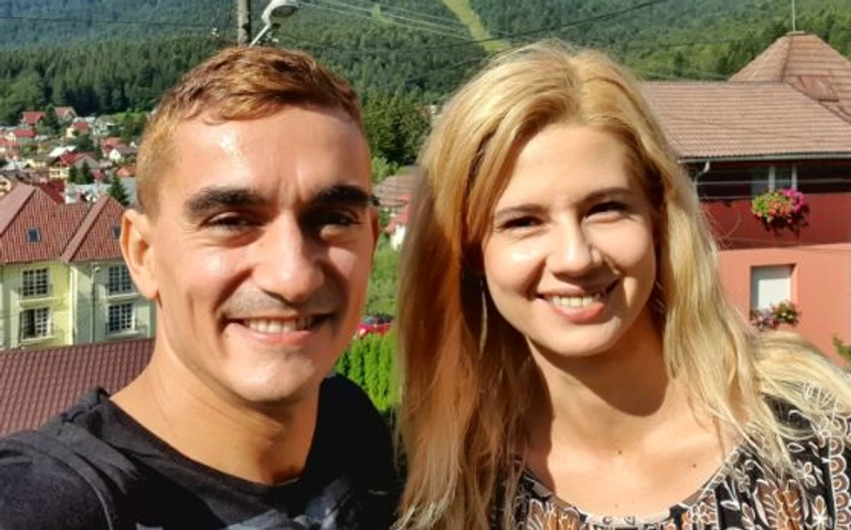 Marian Dragulescu si Larisa, cu copiii, pe vremea cand alcatuiau o familie