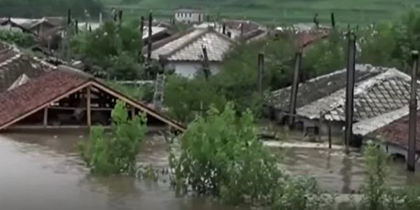 Inundatii si case sub ape in Coreea de Nord Captura YouTube/ CGTV