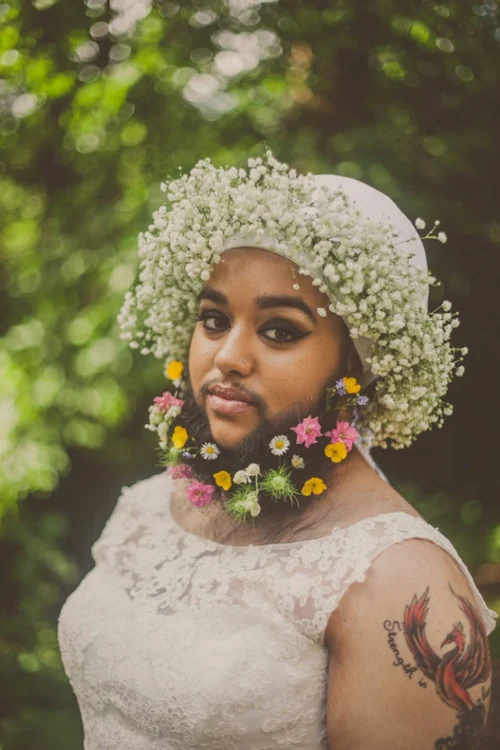 Harnaam Kaur a pozat în rochie de mireasă/FOTO www.rocknrollbride.com