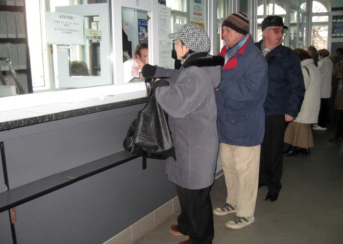 Femeia din Suceava a încercat să-și obțină ilegal pensionarea FOTO arhivă Adevărul