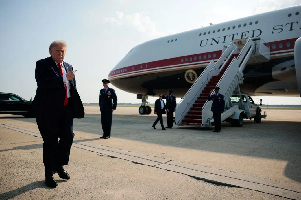 Tensiuni fără precedent la Washington: FBI și șefa de cabinet a lui Trump caută sursa unei scurgeri majore de informații