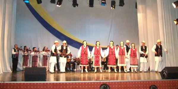 Spectacolul va avea loc în amfiteatrul din centrul orașului