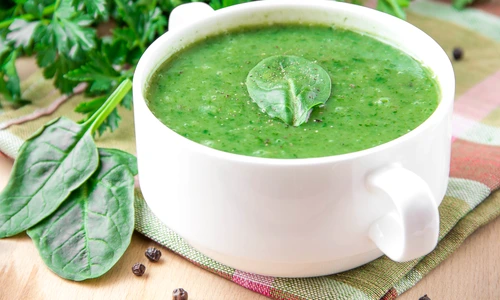 Supa de spanac  Sursa foto shutterstock 134349569 jpg